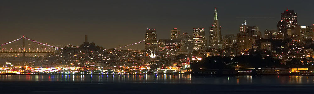 Вид на ночной Сан-Франциско.