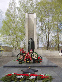 Мемориал в селе Холмец.