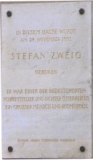 Мемориальная доска на доме, где родился Цвейг Стефан.
