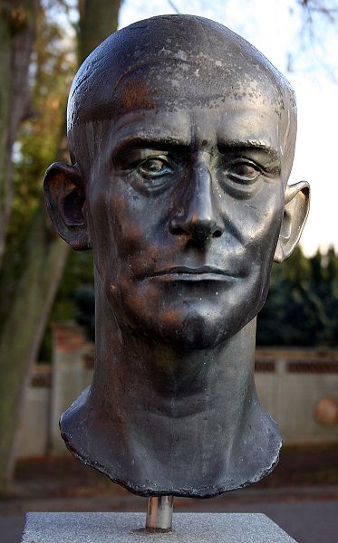 Скульптура Фридриха Вольфа.