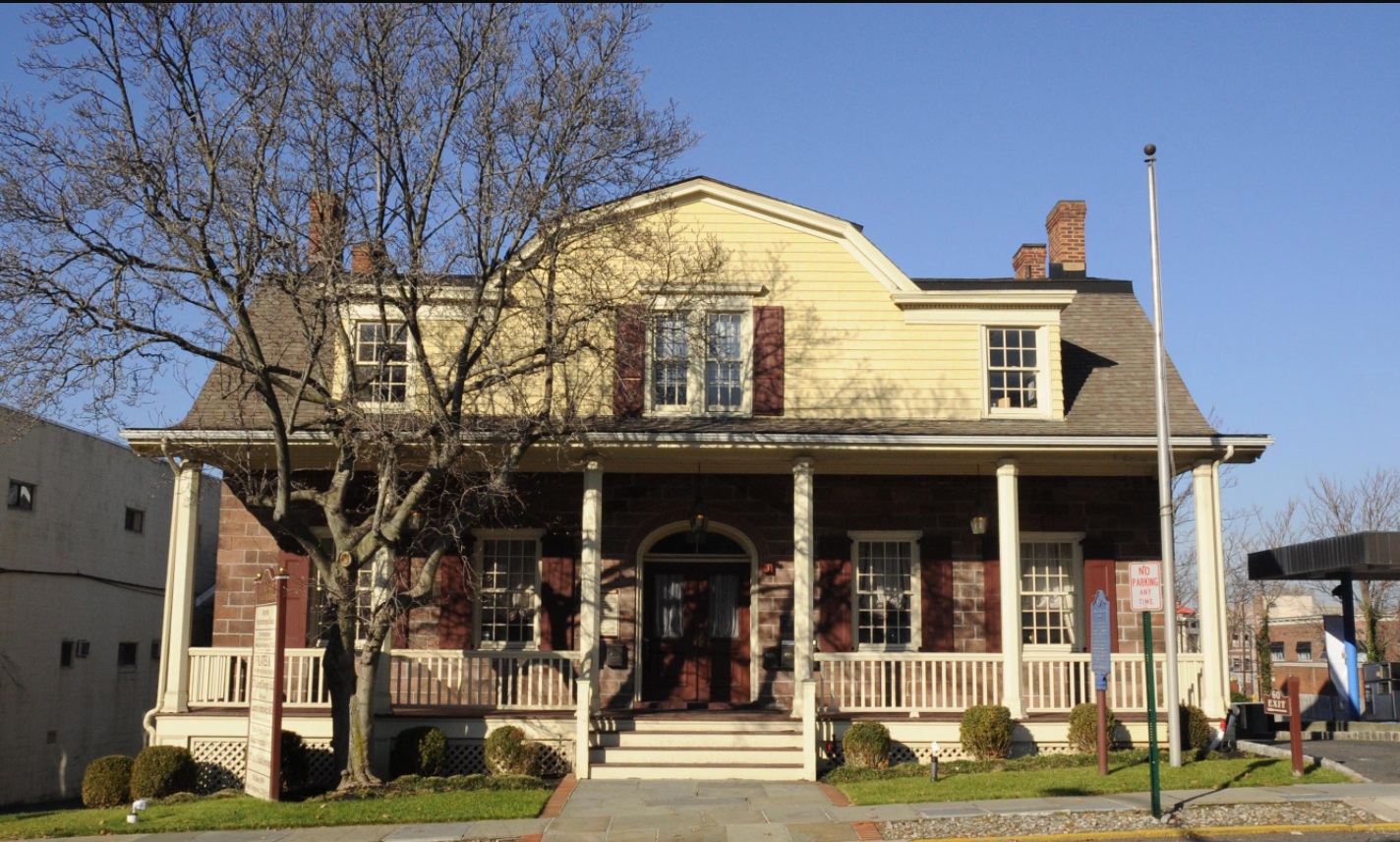 Здание построено в 1800.
Оно внесено в Национальный реестр исторических мест Соединенных Штатов Америки.
Энглвуд, штат Нью-Джерси, США.