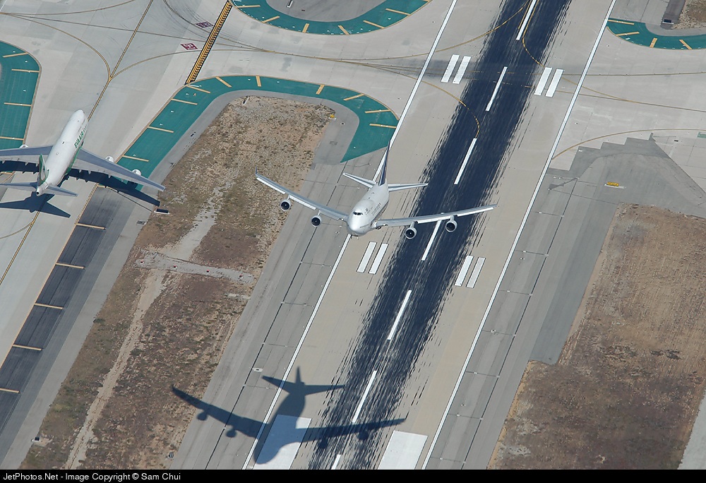 Аэропорт Ван Найс, Лос-Анджелес, США.