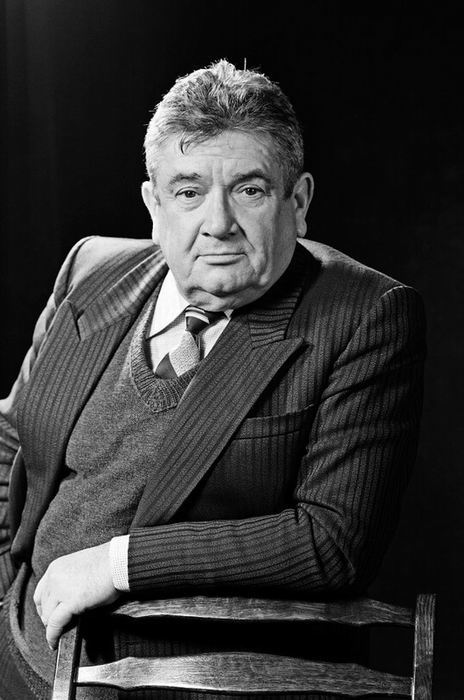Весник Евгений.